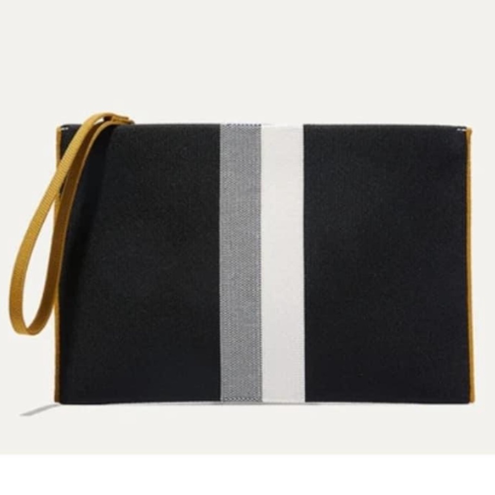 🆕 Rothy's Essential Pouch with Magnets Black Mist *RETIRED COLOR*